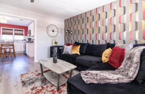 Rear deck w/ Soaking tub + Wi-Fi & Parking - Foto 1