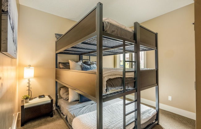 Luxury 3-Br Penthouse | INDOOR Pool & Hot Tub | Pool Table | 2 Decks + Mtn Views - Photo 4