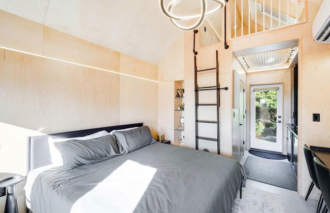 Bunkies-the Commissioner - Photo 6