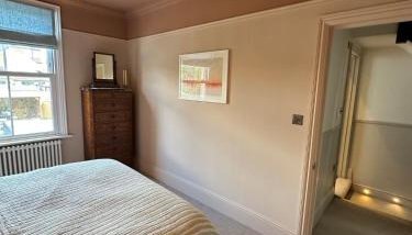 High spec 4 bed Victorian house - Photo 5