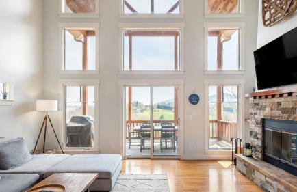 Private Retreat w/ Hot Tub, Amazing Views, Game Room Silver Spoon by Avantstay - Foto 20