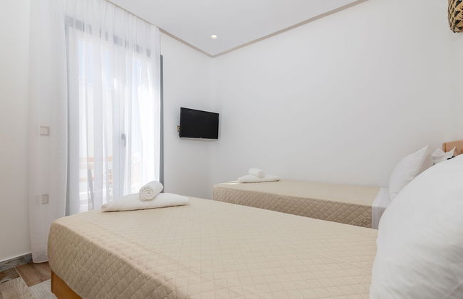 Naxian Sunset Luxury Villas - Photo 3