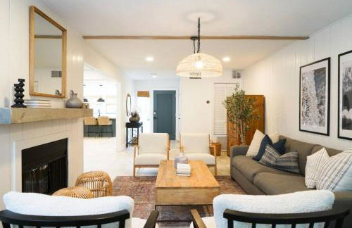 Remodeled 4BR Pool Home/IMG Golf View/Near Beaches - Photo 2