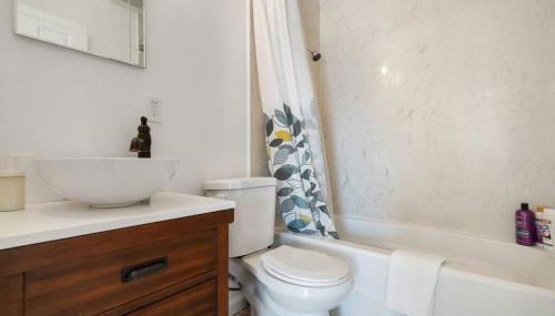 Mountain View 2BR Retreat with Private Deck - Photo 3