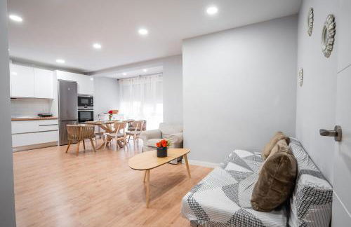 Apartamento turístico con 3 dormitorios en Granada QH Estación de Tren - Photo 4
