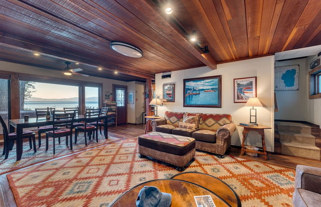 Lakefront Haven by Avantstay Minutes to Ski Resorts Private Dock Boat - Photo 13