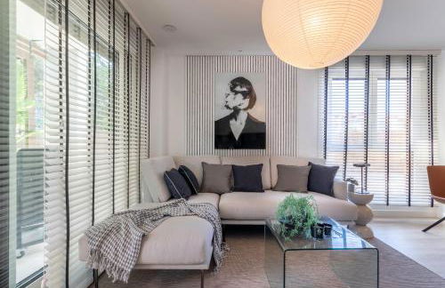 AkomodaT en Precioso y Moderno con Jardín y Parking - Foto 15