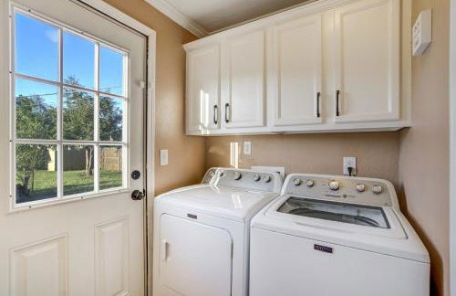 Charming 2BR Retreat - Pet Friendly! - Foto 18