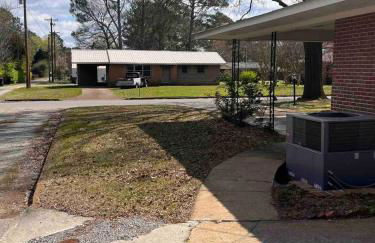 Decatur Home - Chic Comfort Family & Fun - Photo 13