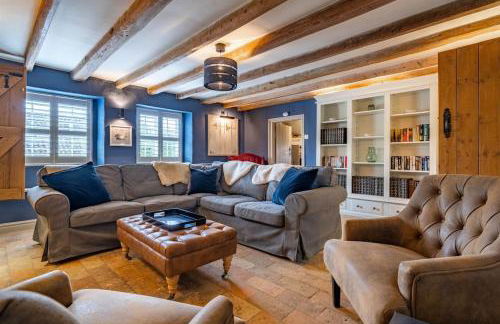 Knyvetts sleeps 6, 3 double beds, pretty garden - Foto 2