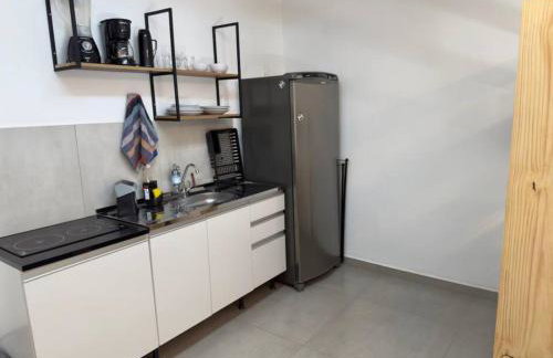 01 - ESTÚDIO MODERNO com Área privativa, Wi-Fi veloz, TV smart, Vaga de garagem, Cozinha completa, próximo a Skema School - Foto 10