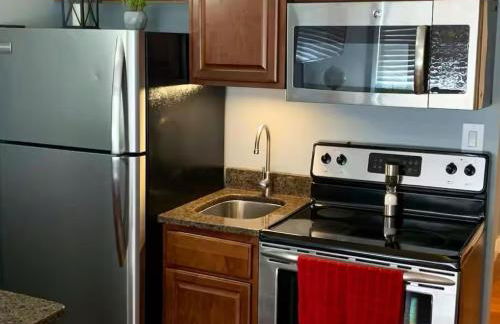 Condo Close to Stadium and Free Parking - Foto 13