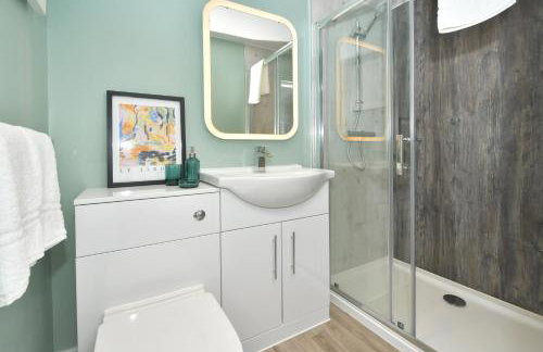 Antrobus Deluxe Apartments by YourStays - Photo 36