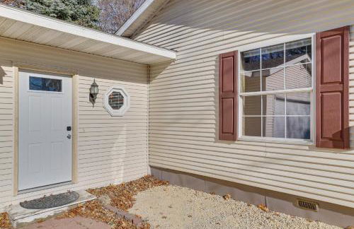 8 Mi to Dtwn Rochester Peaceful Home with Deck! - Foto 36