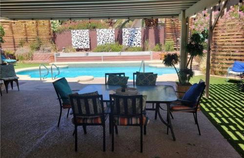 4 miles to Strip / Big house with pool - Foto 12