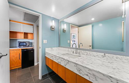 Ala Moana Hotel 1 bedroom sleeps 4 with King bed - Foto 21