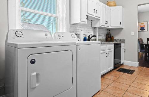 Stylish Home in Historic District Near Riverwalk - Foto 50