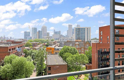 Canary Wharf Escape - Stylish 2BR - Canal Views & City Lights - Foto 13