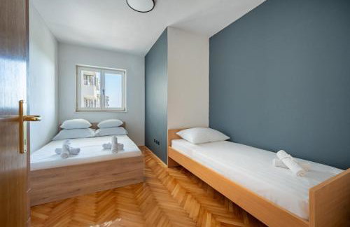 Apartment Rina with Heated Jacuzzi - Photo 12