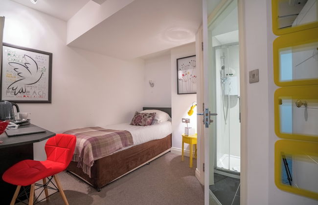 Pod Rooms - Nell Gwynn House Apartments - Photo 26