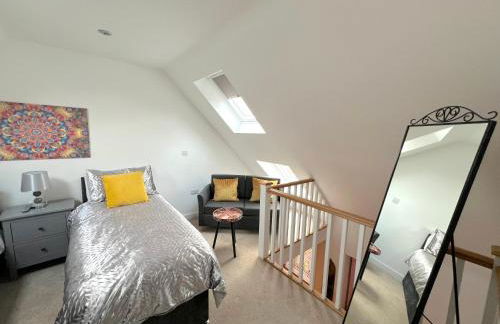 Glastonbury Hidden Passage, Split Level 1 Bedroom Apt - Photo 9