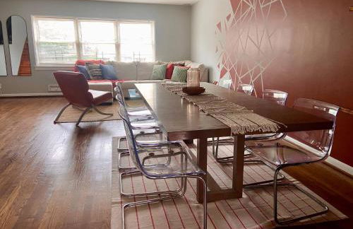 Easy PATH&Bus access- NYC| designer home + Deck. - Photo 59