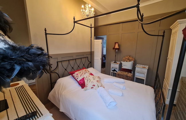 Beautifully Decorated 1-bed Apartment in Sale - Photo 3