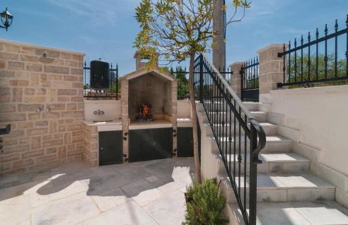 Stunning Home In Primosten With Kitchen - Photo 3