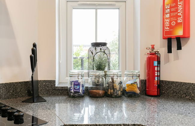 Room in Apartment - 12 Helena Luxury Serviced Apartment - Photo 22