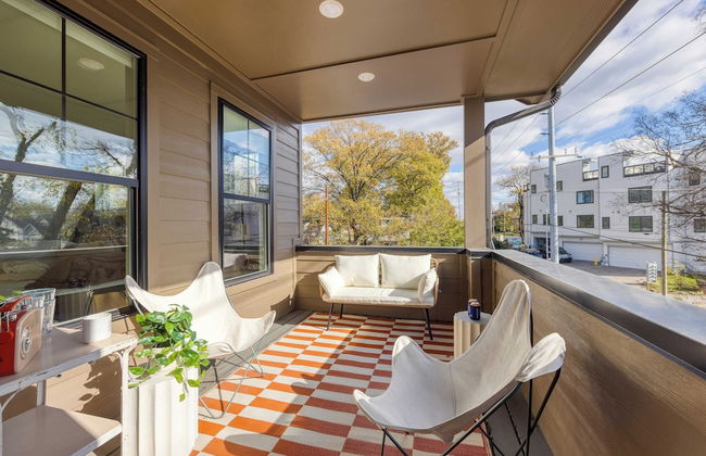 The Stage by Avantstay Chic 4bdr w/ Covered Balcony Modern + Newly Built - Photo 32