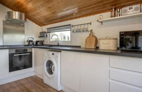 Tesseyman Lodge - Photo 8