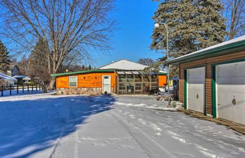 4 Season, Waterfront Houghton Lake House with Dock! - Foto 3