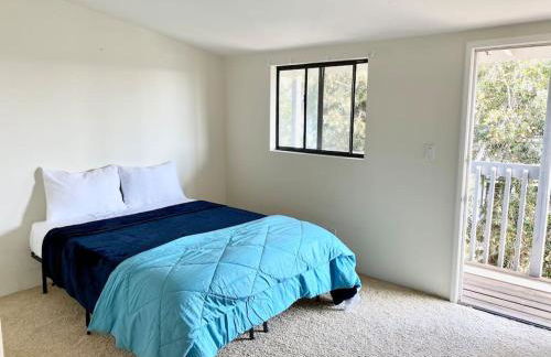 Modern & Cozy Gem ~ Walk to the Beach ~ Queen Beds - Photo 20