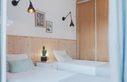 Surf GuestHouse - 7min walk to the beach - Foto 23