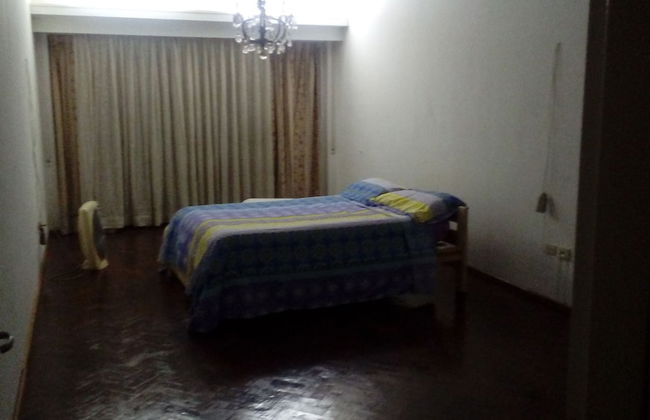 Room in Guest Room - Negotiating Men: Special Guest Artists - Foto 7