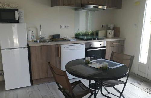 Très joli T2 indépendant 250 m2 jardin privatif - Foto 6