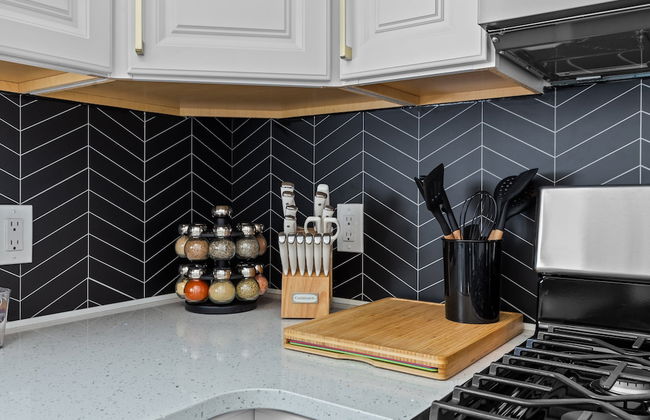 The Secret Sojourn | JZ Vacation Rentals - Photo 12