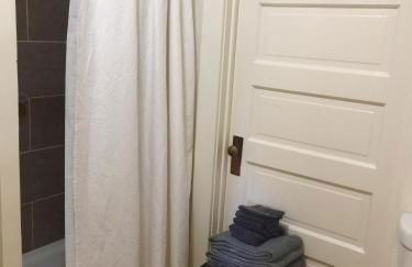 Ruth House Original Craftsman PETS, walk to State st. - Photo 35