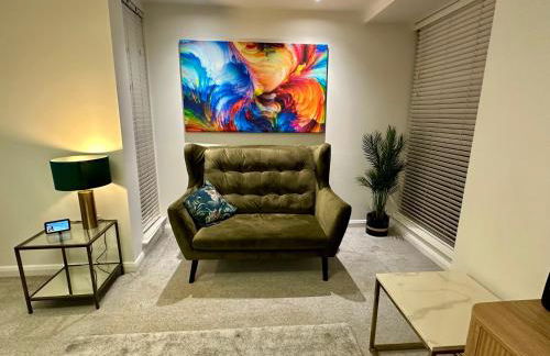 City Getaway - 3BR Home Near Etihad & AO Arena - Sleeps 6 - Foto 1