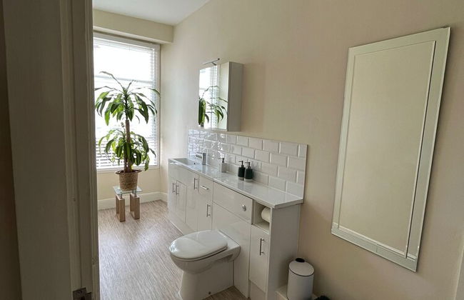 Fabulous Apt in the Heart of Victorian Llandudno - Photo 20