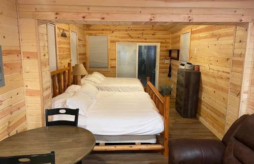 Secluded Cabin with King size bed - Photo 2