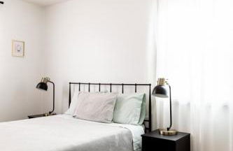 Mid-Century Modern Home Near Downtown with Free Parking - Foto 28