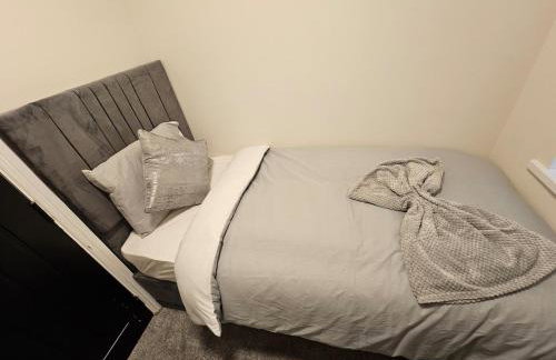 The Rocky Luxe - 4 Bedrooms - Parking - Sleeps 8 - Foto 6