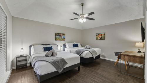 Pool Villa- Near Airport & Downtown, Fire Pit, Foosball - Foto 3