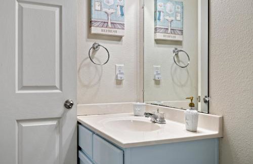 Deep Blue Yonder - Ping-pong! Bikes! Games! Cute and cozy 3-bed, 2-bath home in the heart of Crystal Beach! - Foto 17