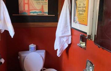 Southeast Portland Comfy & Eclectic Craftsman Home - Foto 18