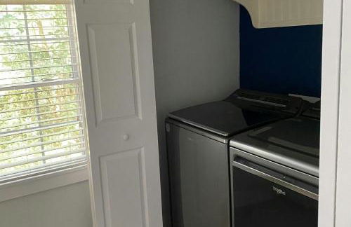 3 Mi to Dtwn Charlotte! Quiet Haven with Fenced Yard - Foto 14