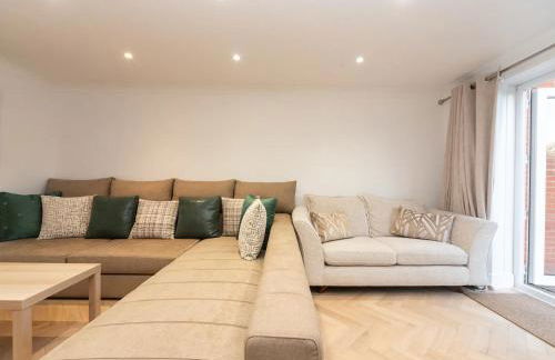 Gorgeous 4 BR House Near Station mins to London - Pass the Keys - Foto 5