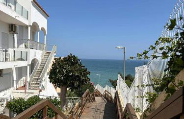 Casa da Praia em Olhos de Água a 50 metros da Praia - Foto 32