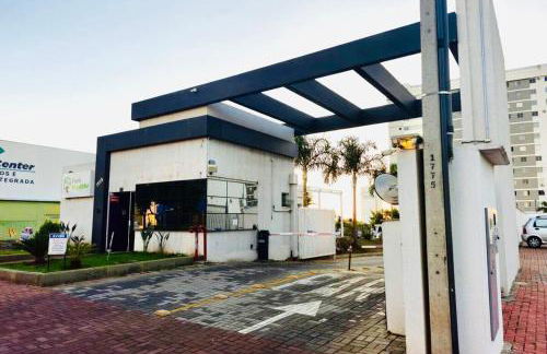 Apto Confortável - Supermercado Bahamas ao lado - Foto 18